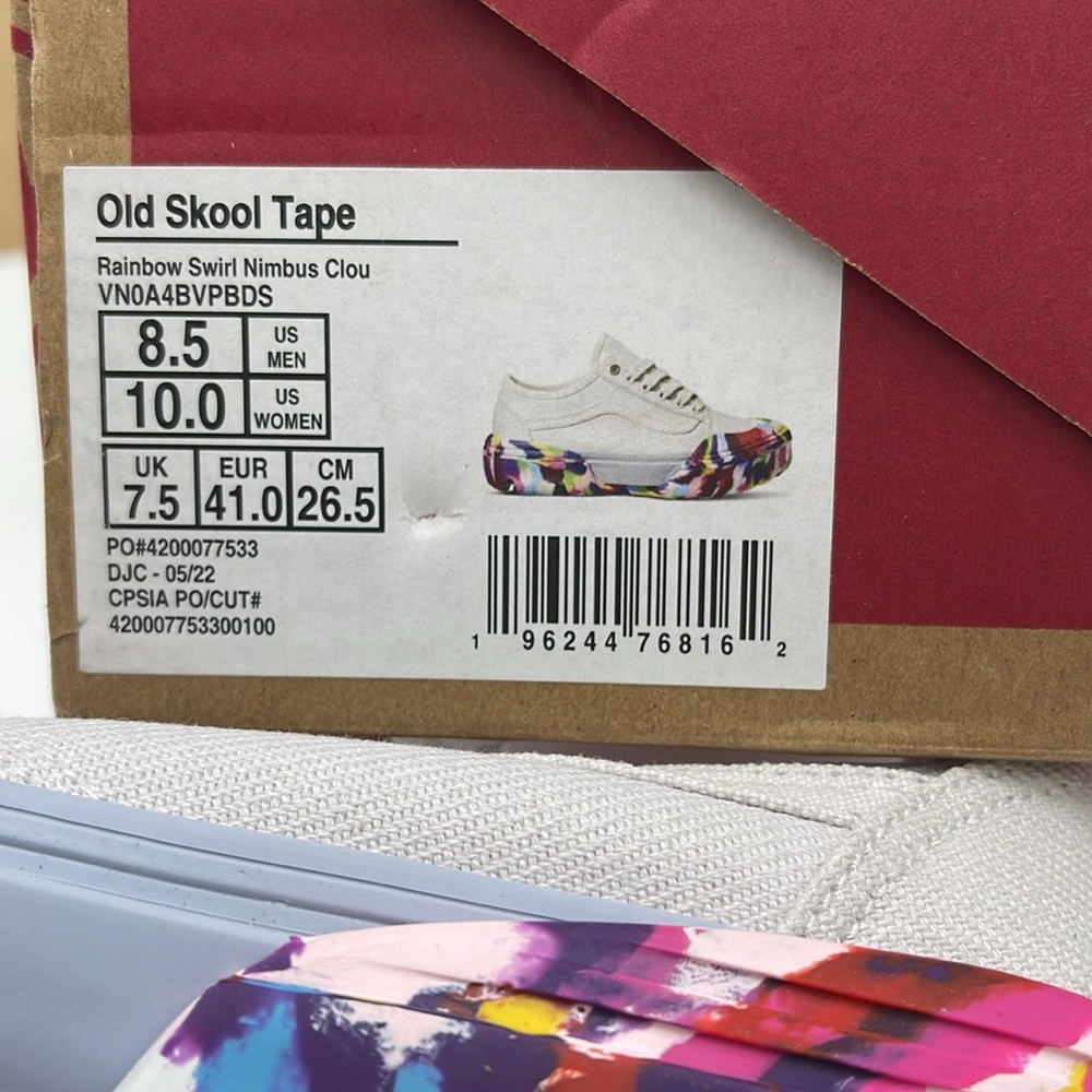Vans WMNS White Sneakers Colorful Sole Old Skool Tape
Rainbow Swirl Nimbus Cloud - Picture 17 of 17